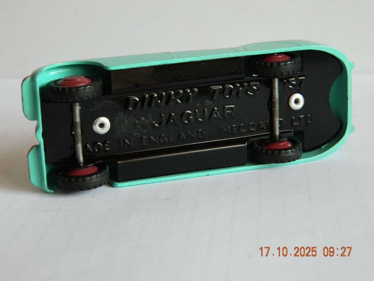 DINKY TOYS  -  157  -  JAGUAR XK120