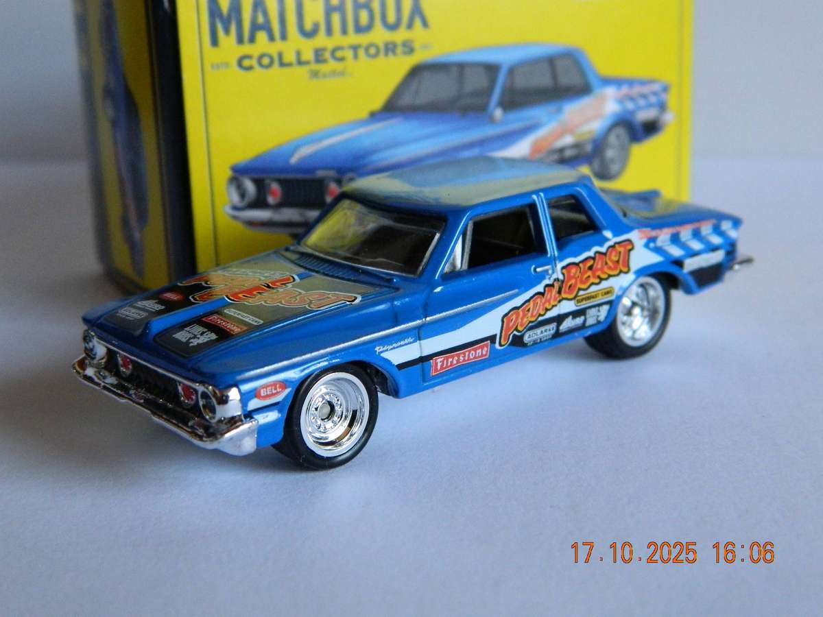 MATCHBOX COLLECTORS  -  17 -  1962  -  PLYMOUTH SAVOY