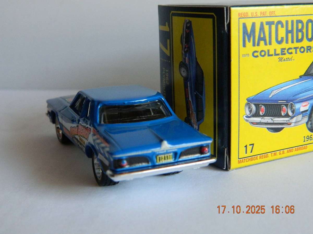 MATCHBOX COLLECTORS  -  17 -  1962  -  PLYMOUTH SAVOY
