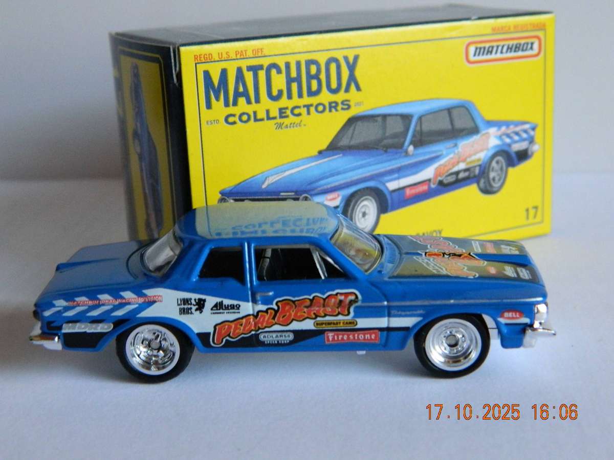 MATCHBOX COLLECTORS  -  17 -  1962  -  PLYMOUTH SAVOY