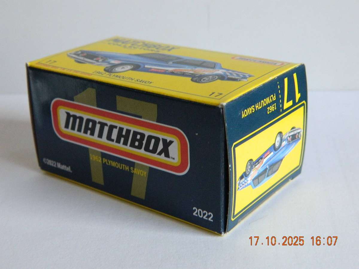 MATCHBOX COLLECTORS  -  17 -  1962  -  PLYMOUTH SAVOY