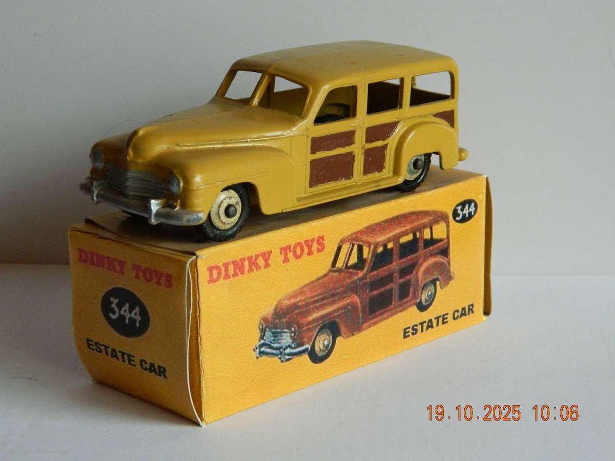 DINKY TOYS  -  344  -  PLYMOUTH ESTATE CAR