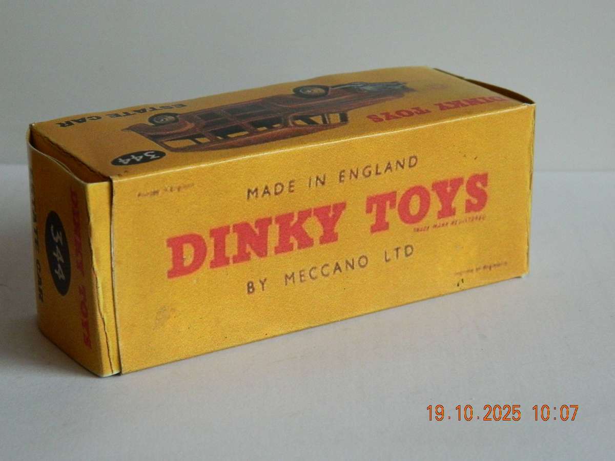 DINKY TOYS  -  344  -  PLYMOUTH ESTATE CAR