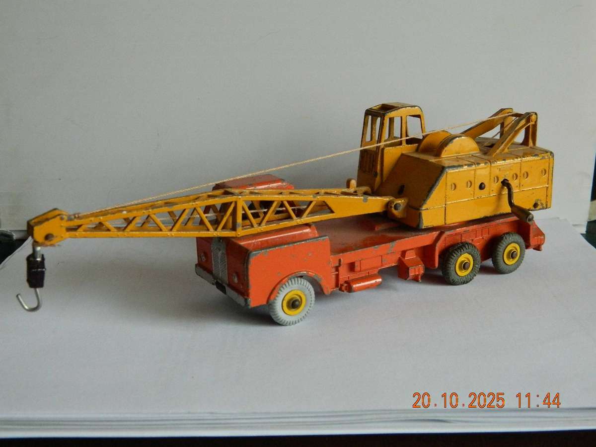 DINKY SUPERTOYS  -  972  -  20 TON LORRY-MOUNTED CRANE