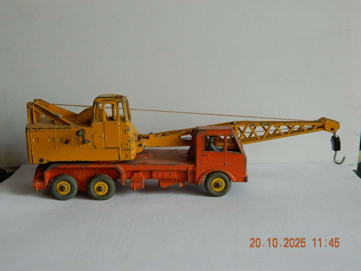 DINKY SUPERTOYS  -  972  -  20 TON LORRY-MOUNTED CRANE