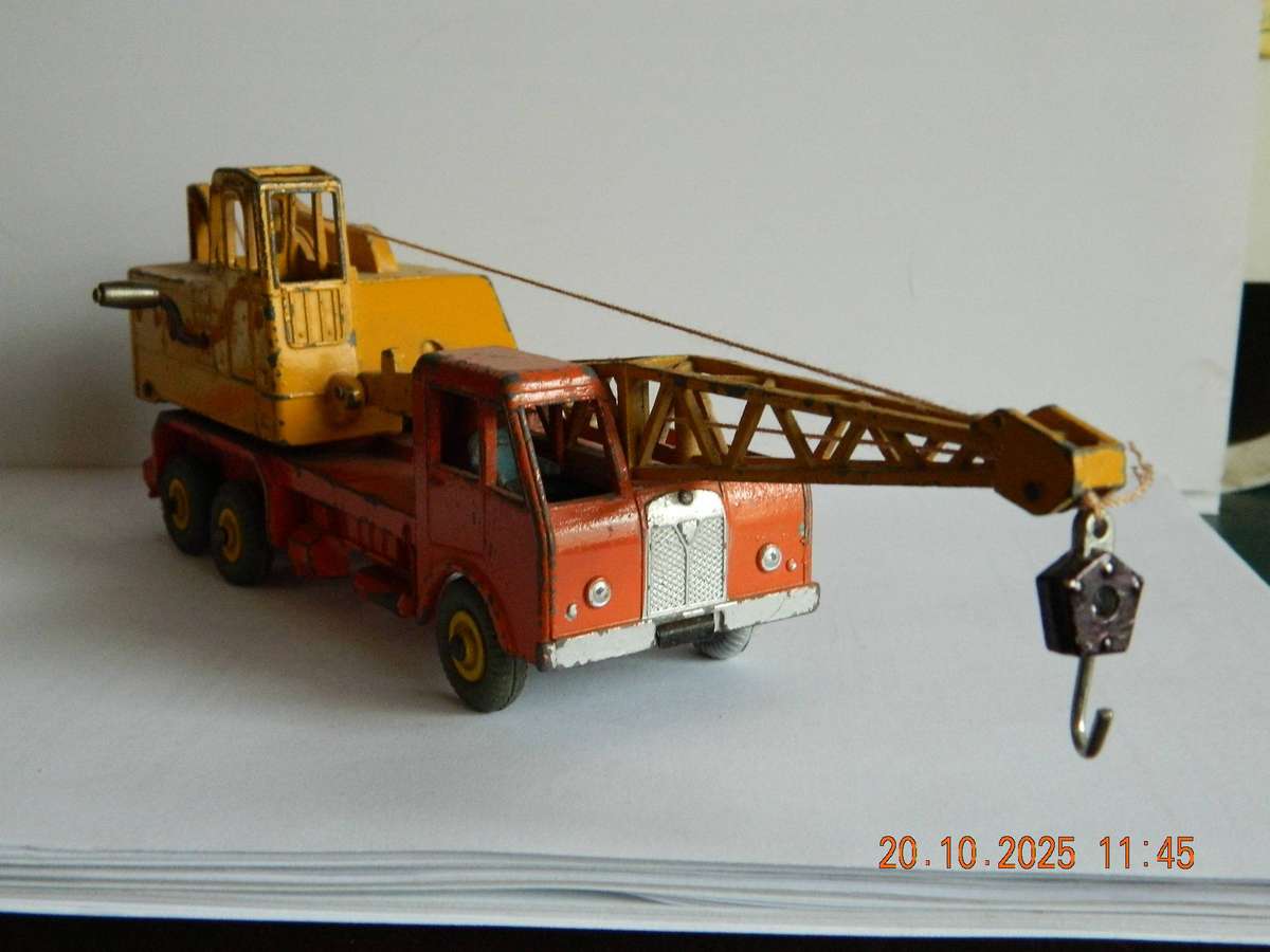 DINKY SUPERTOYS  -  972  -  20 TON LORRY-MOUNTED CRANE