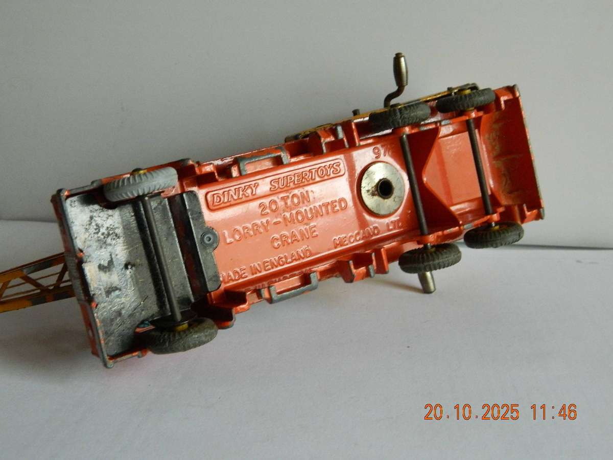 DINKY SUPERTOYS  -  972  -  20 TON LORRY-MOUNTED CRANE