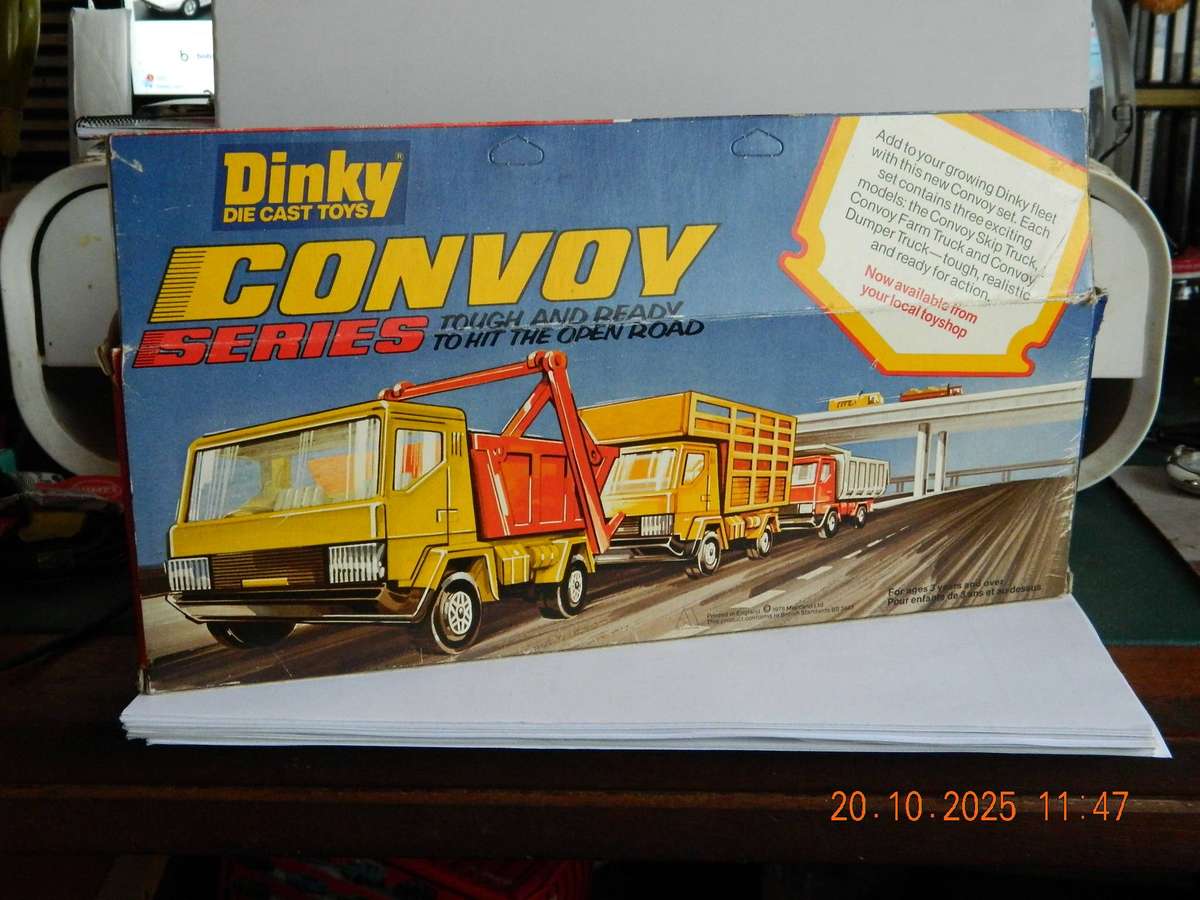 DINKY TOYS  -  950  -  FODEN FUEL TANKER - "BURMAH"