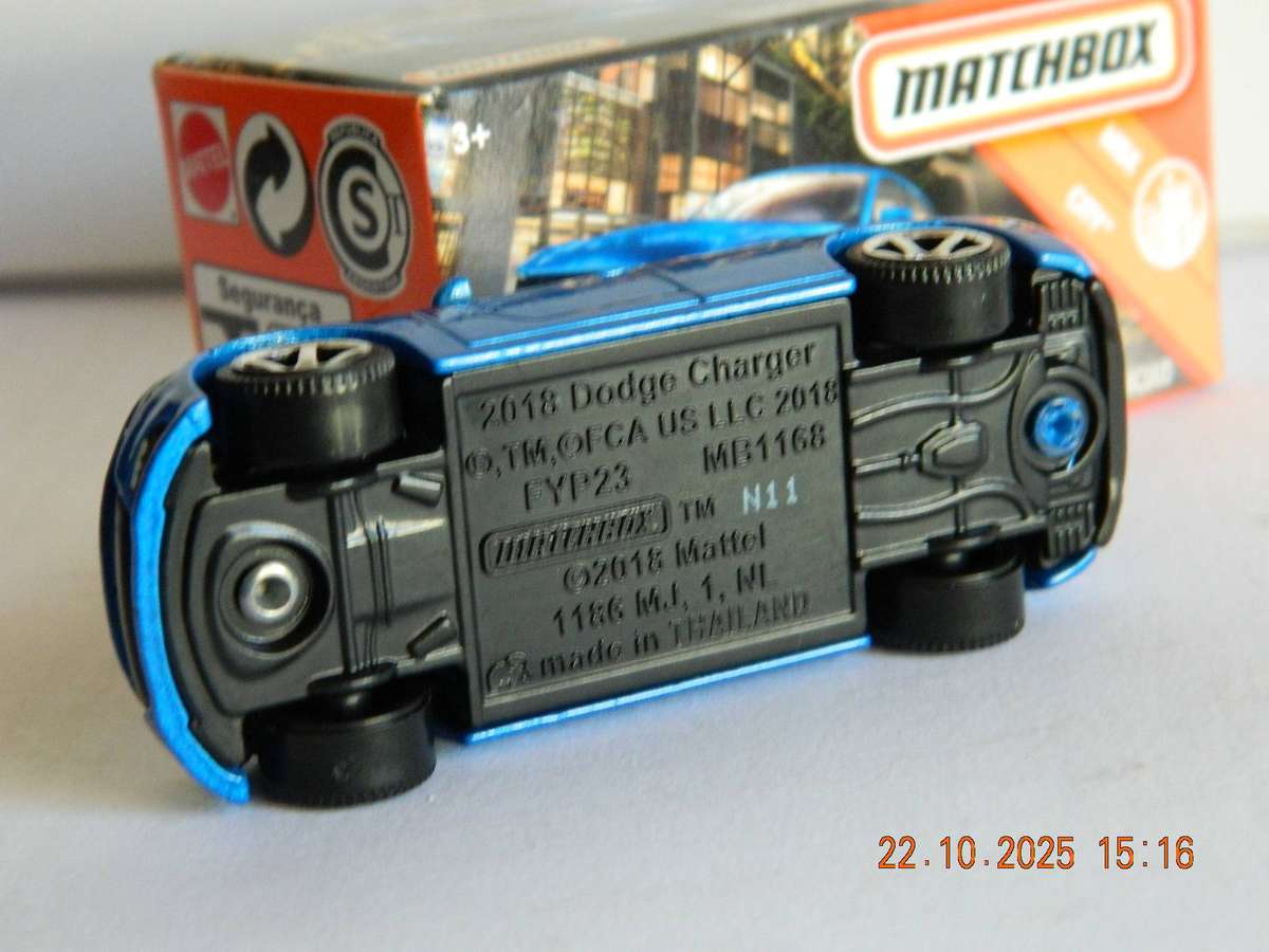 MATCHBOX  -  2018  DODGE CHARGER