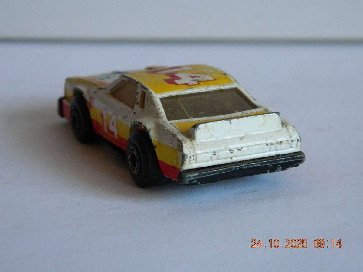 MATCHBOX SUPERFAST  -  34  -  CHEVY PRO STOCKER