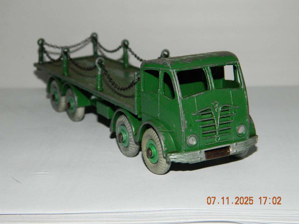 DINKY SUPERTOYS  - 905  -  FODEN FLAT TRUCK WITH CHAINS