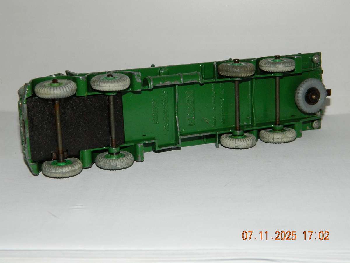DINKY SUPERTOYS  - 905  -  FODEN FLAT TRUCK WITH CHAINS