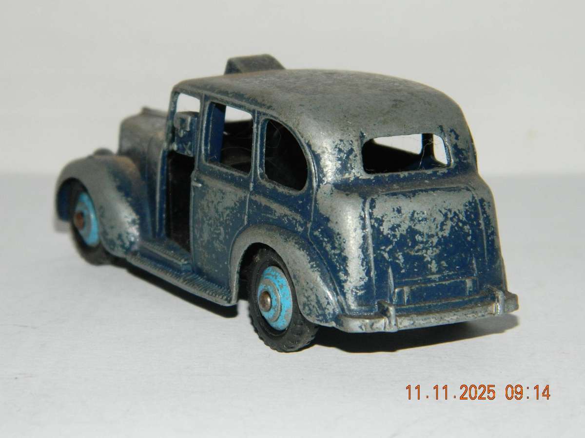 DINKY TOYS  -  254  -  AUSTIN (FX3) TAXI