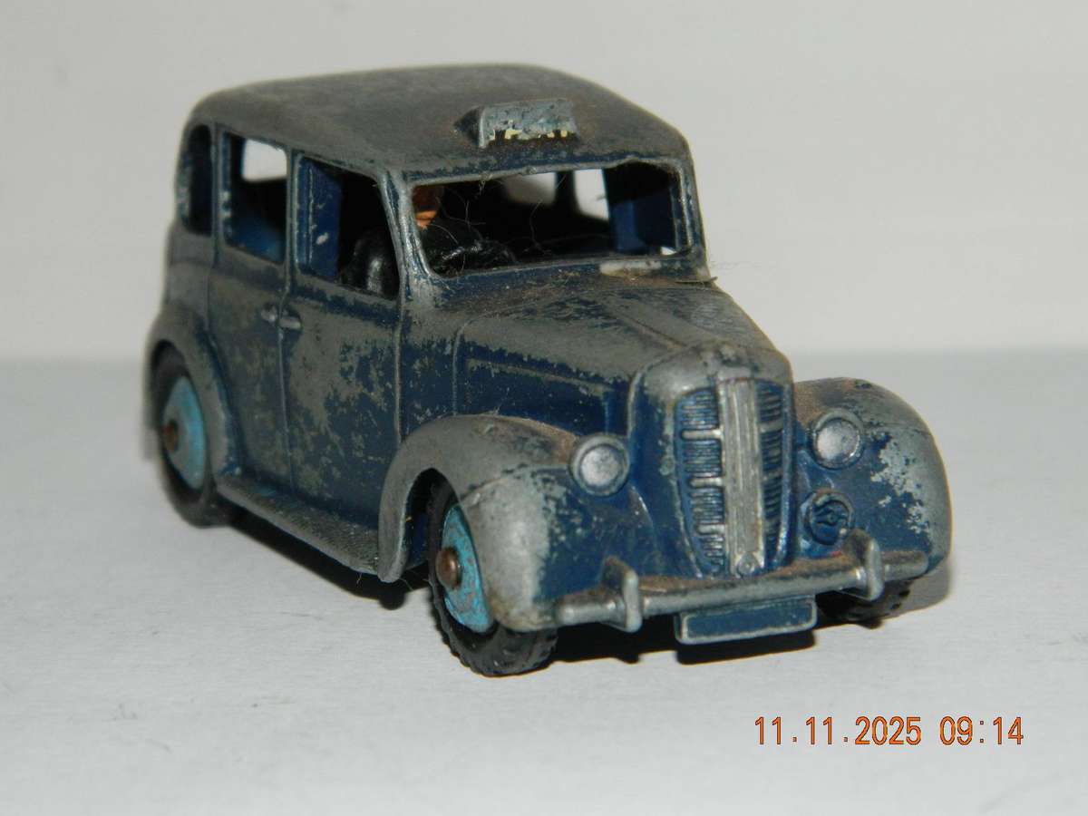 DINKY TOYS  -  254  -  AUSTIN (FX3) TAXI