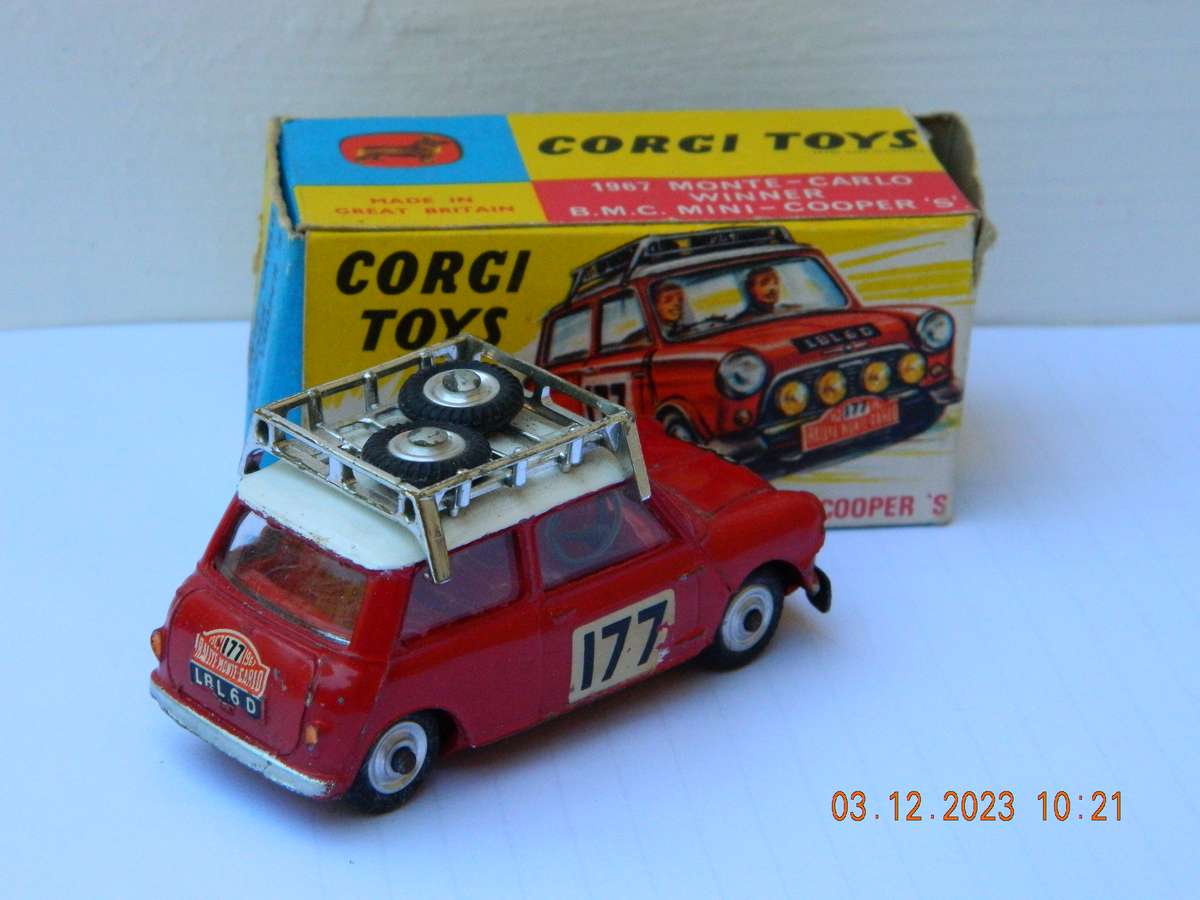 CORGI TOYS  -  339 -  B.M.C. MINI COOPER 'S'  1967 MONTE-CARLO WINNER