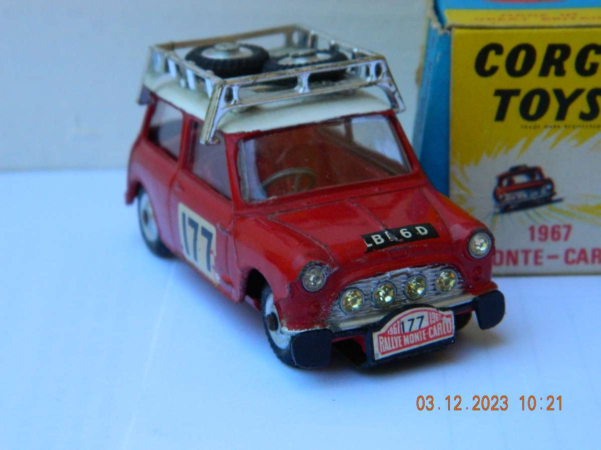 CORGI TOYS  -  339 -  B.M.C. MINI COOPER 'S'  1967 MONTE-CARLO WINNER