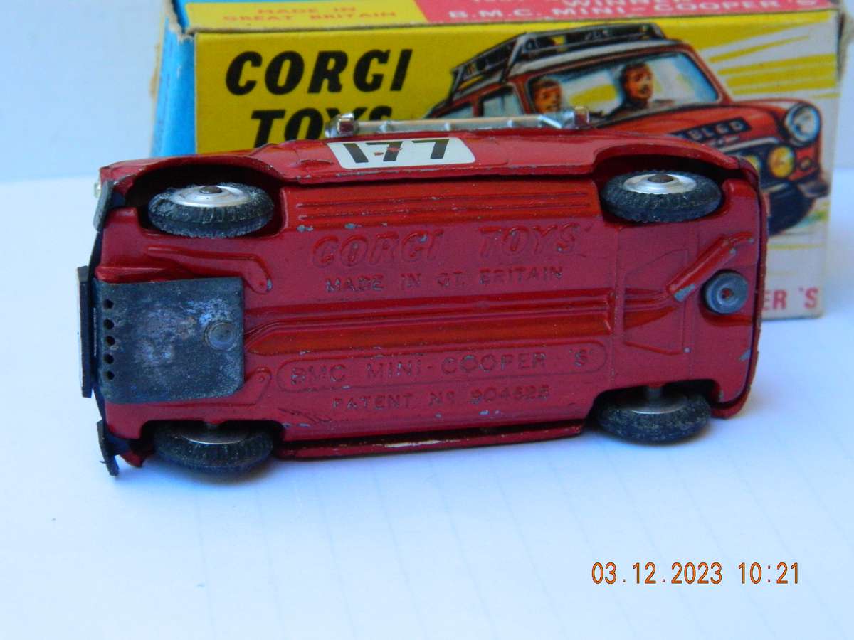 CORGI TOYS  -  339 -  B.M.C. MINI COOPER 'S'  1967 MONTE-CARLO WINNER