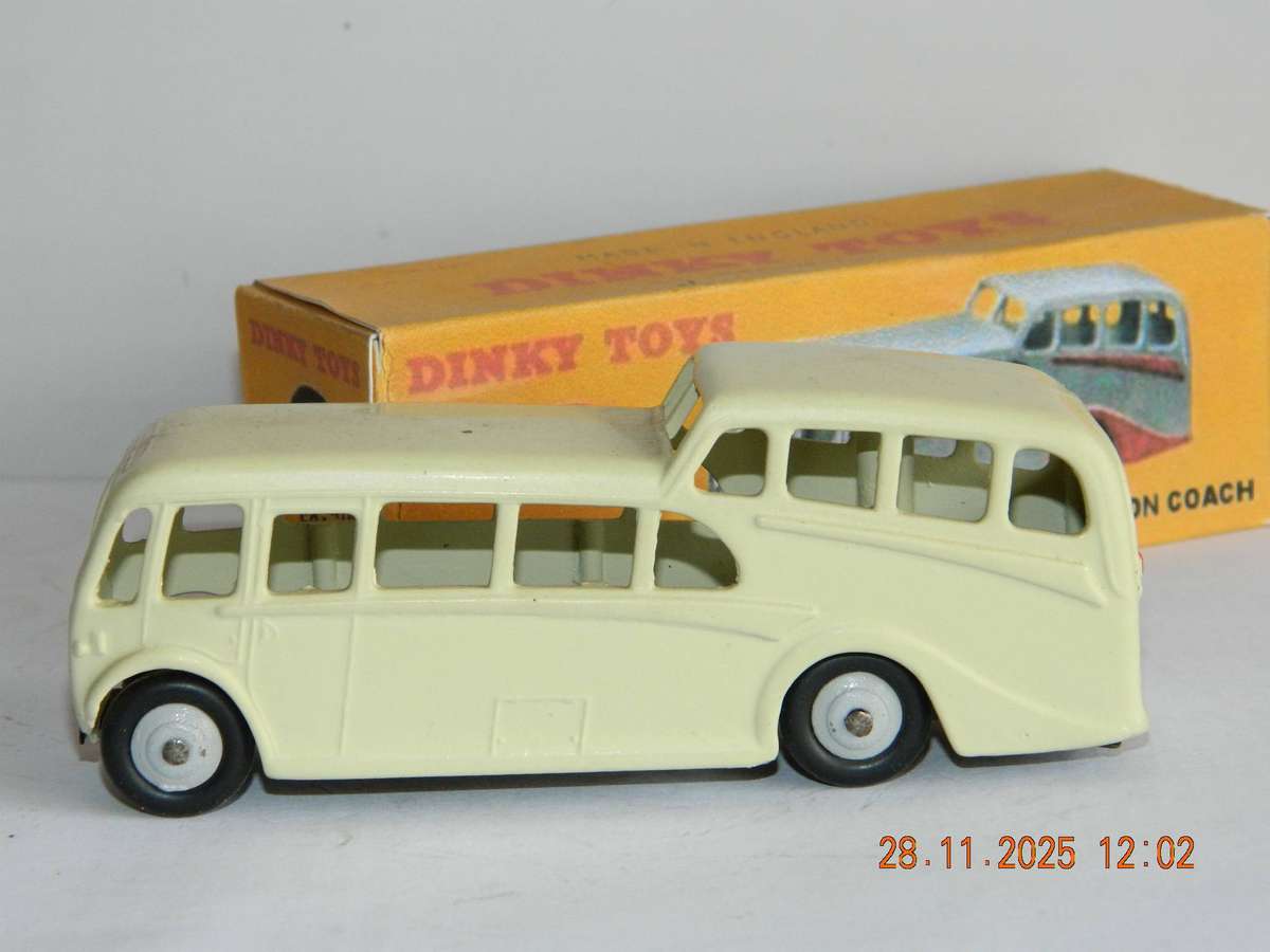 DINKY TOYS  -  280  -   OBSERVATION COACH