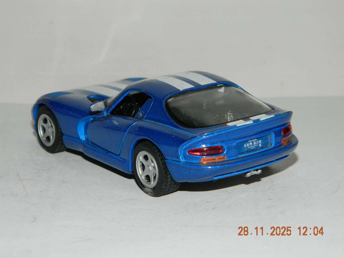 MAISTO  -  -  DODGE VIPER GTS