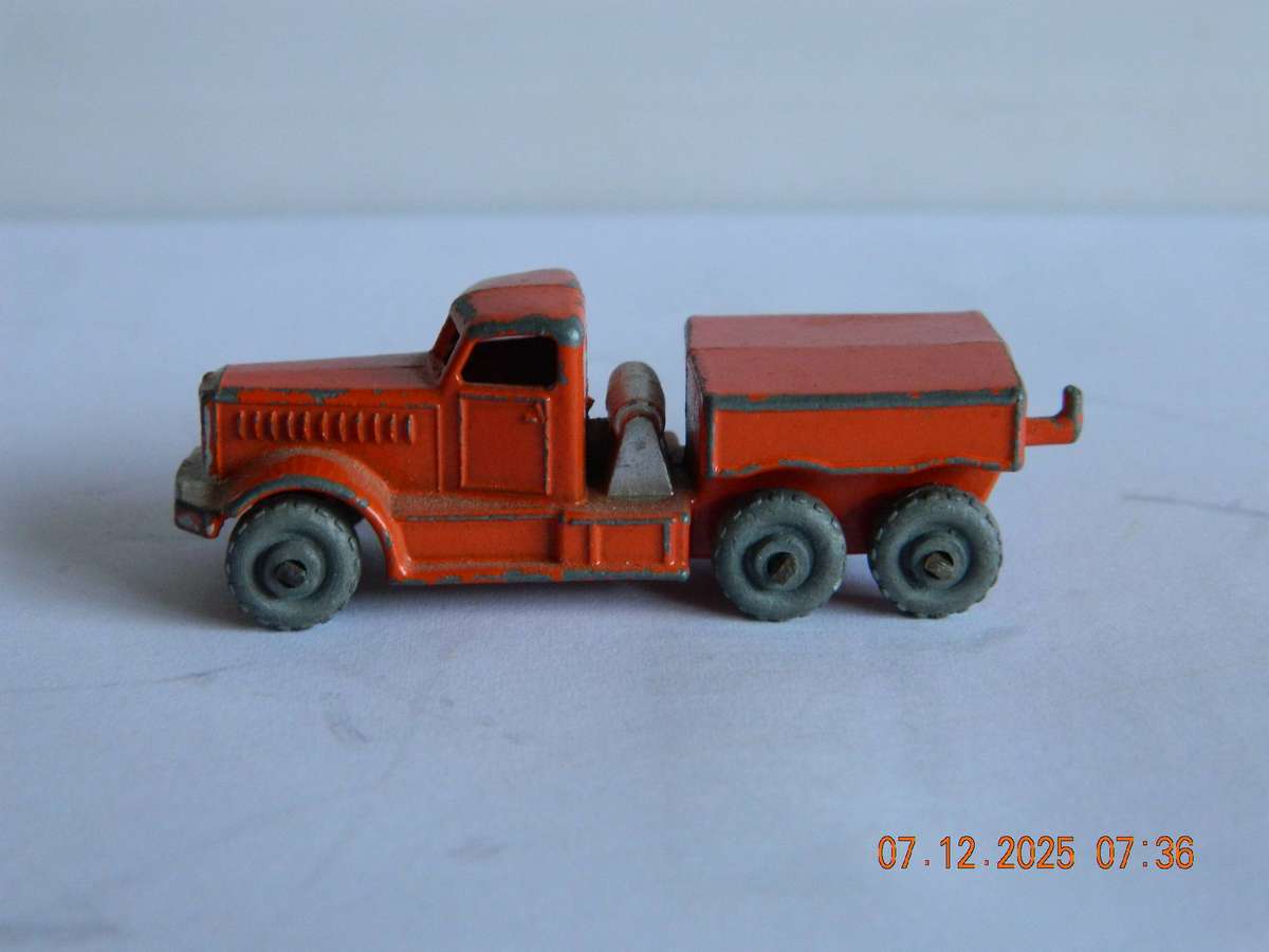 MATCHBOX  SERIES  -  15a  -  DIAMOND T PRIME MOVER