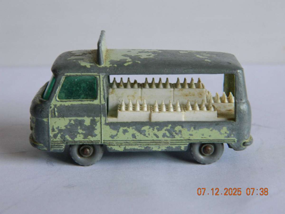MATCHBOX  SERIES  -  21c  -  COMMER BOTTLE FLOAT