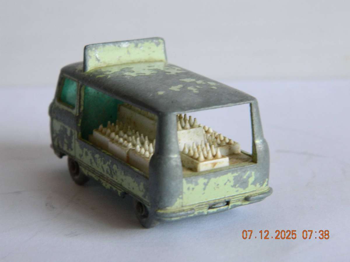 MATCHBOX  SERIES  -  21c  -  COMMER BOTTLE FLOAT