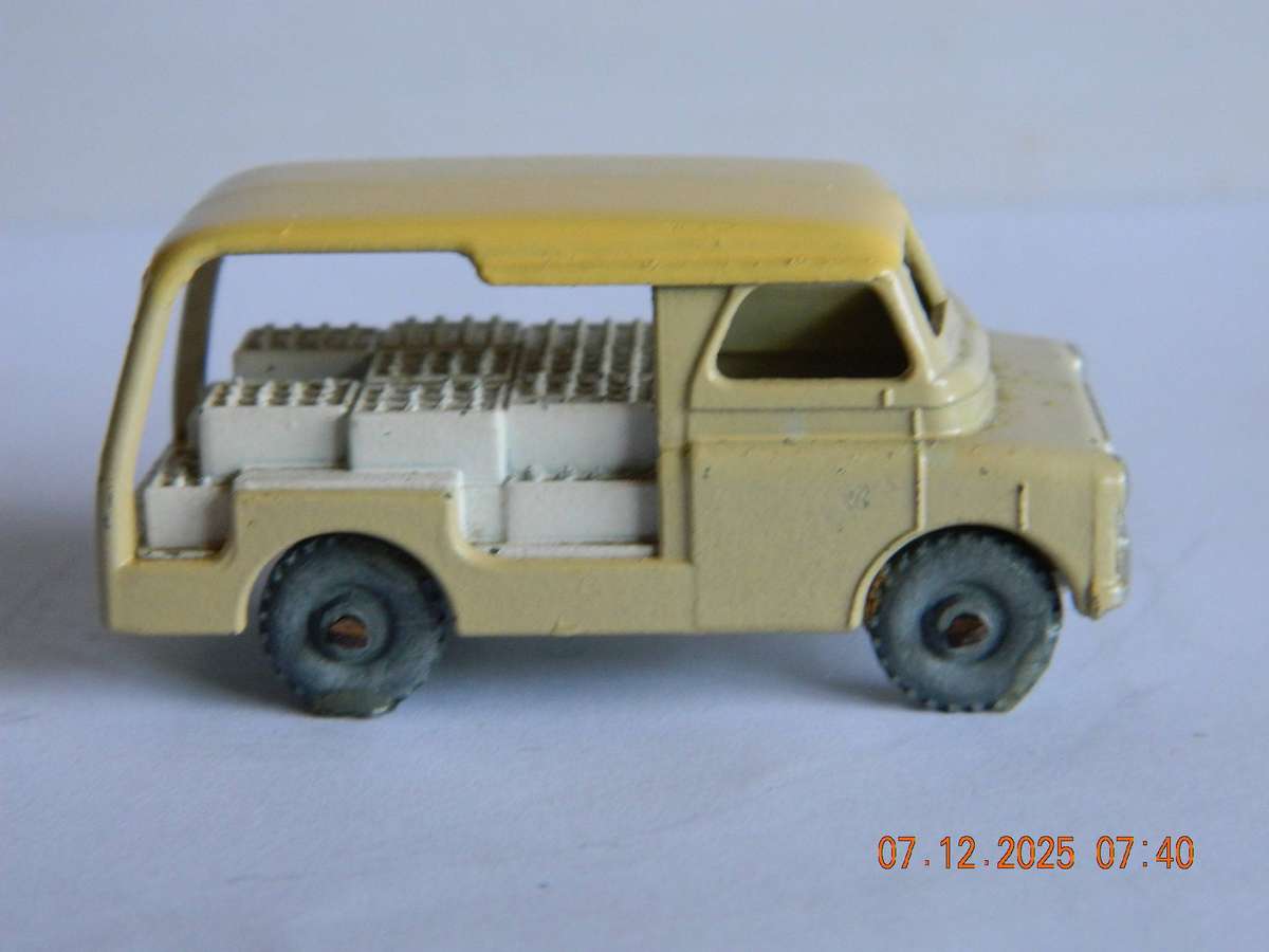 MATCHBOX  SERIES  -  29a  -  BEDFORD MILK DELIVERY VAN