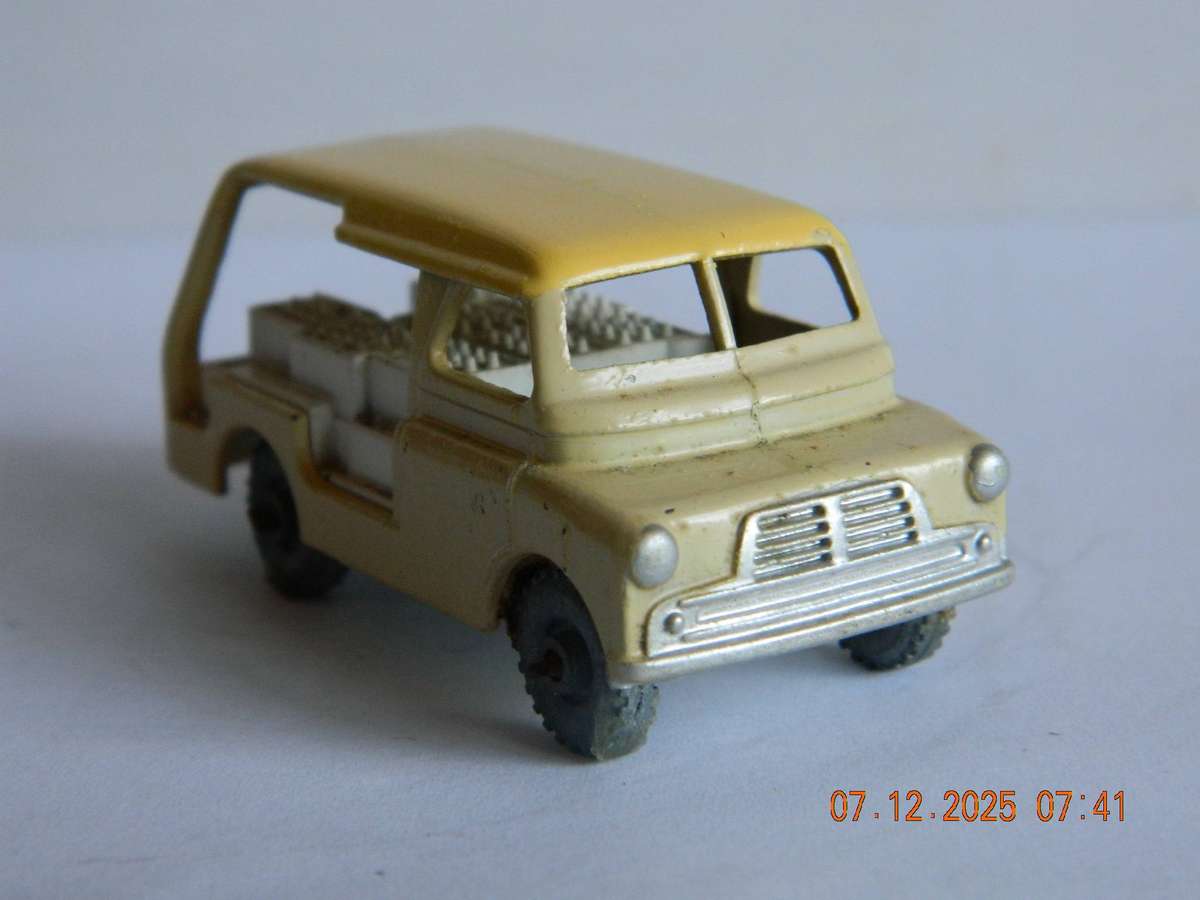 MATCHBOX  SERIES  -  29a  -  BEDFORD MILK DELIVERY VAN