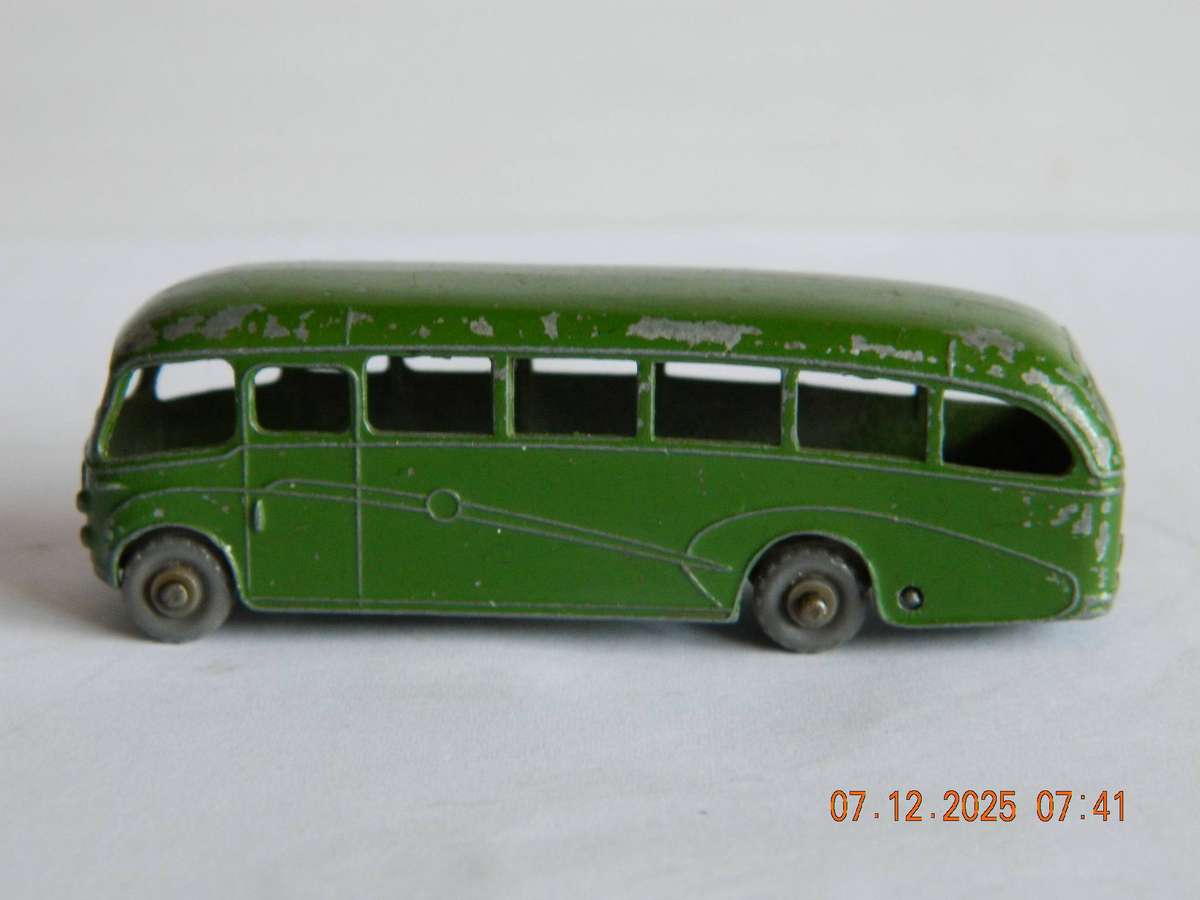 MATCHBOX  SERIES  -  21b  -  BEDFORD COACH  (68MM)