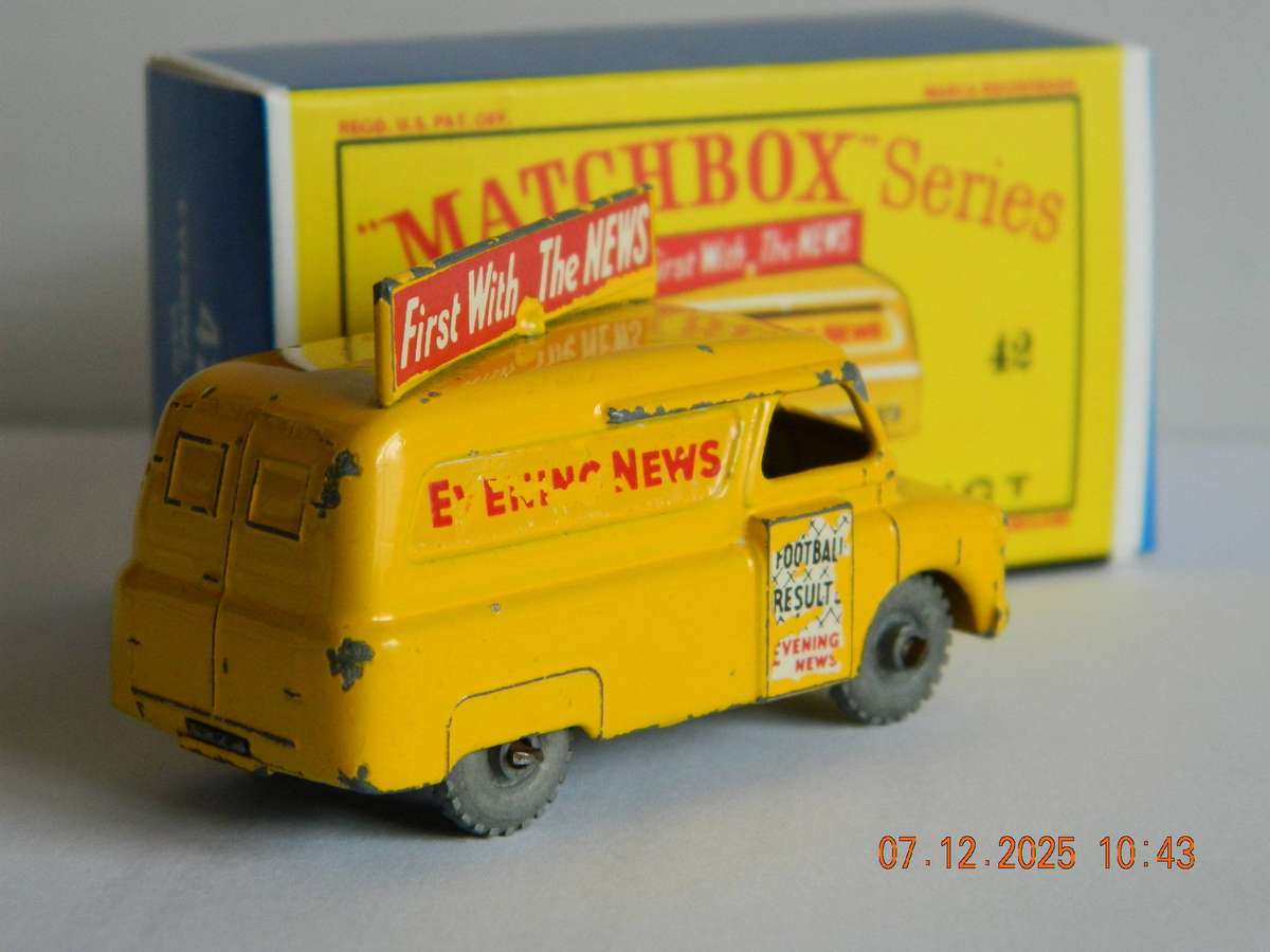MATCHBOX  SERIES  -  42a  -  EVENING NEWS VAN