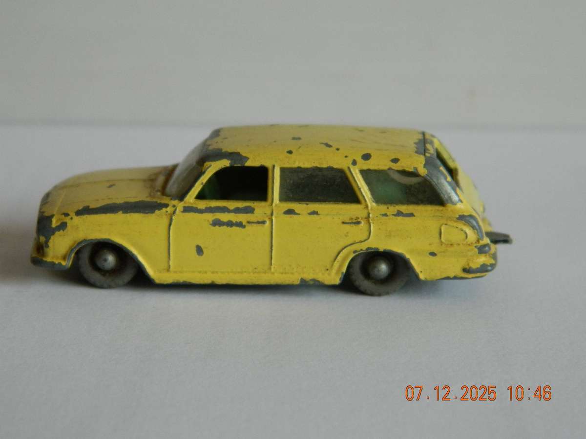 MATCHBOX  SERIES  -  38b  -   VAUXHALL VICTOR ESTATE