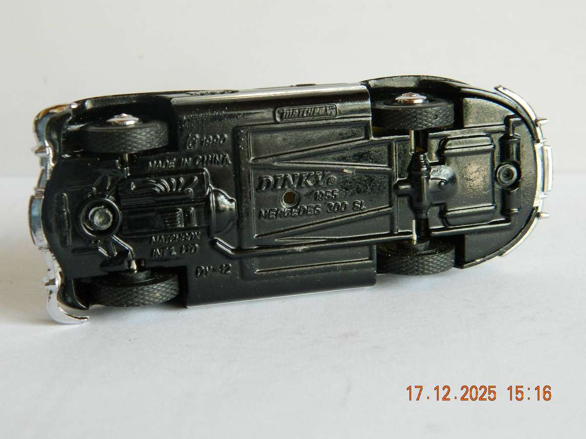 MATCHBOX DINKY  -  DY-12  -  MERCEDES-BENZ  300 SL  -  1955