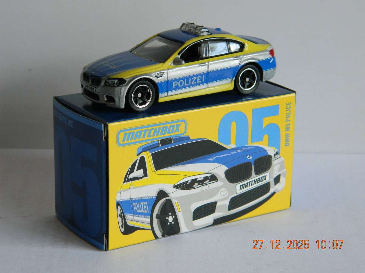 MATCHBOX  COLLECTORS -  05  -  BMW  M5  POLICE