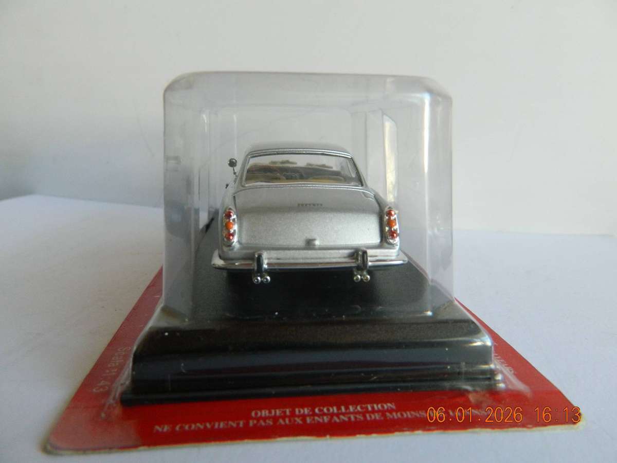 FERRARI OFFICIAL LICENSED PRODUCT  -  BA 1244 FU  -  FERRARI  250  GTE 2+2