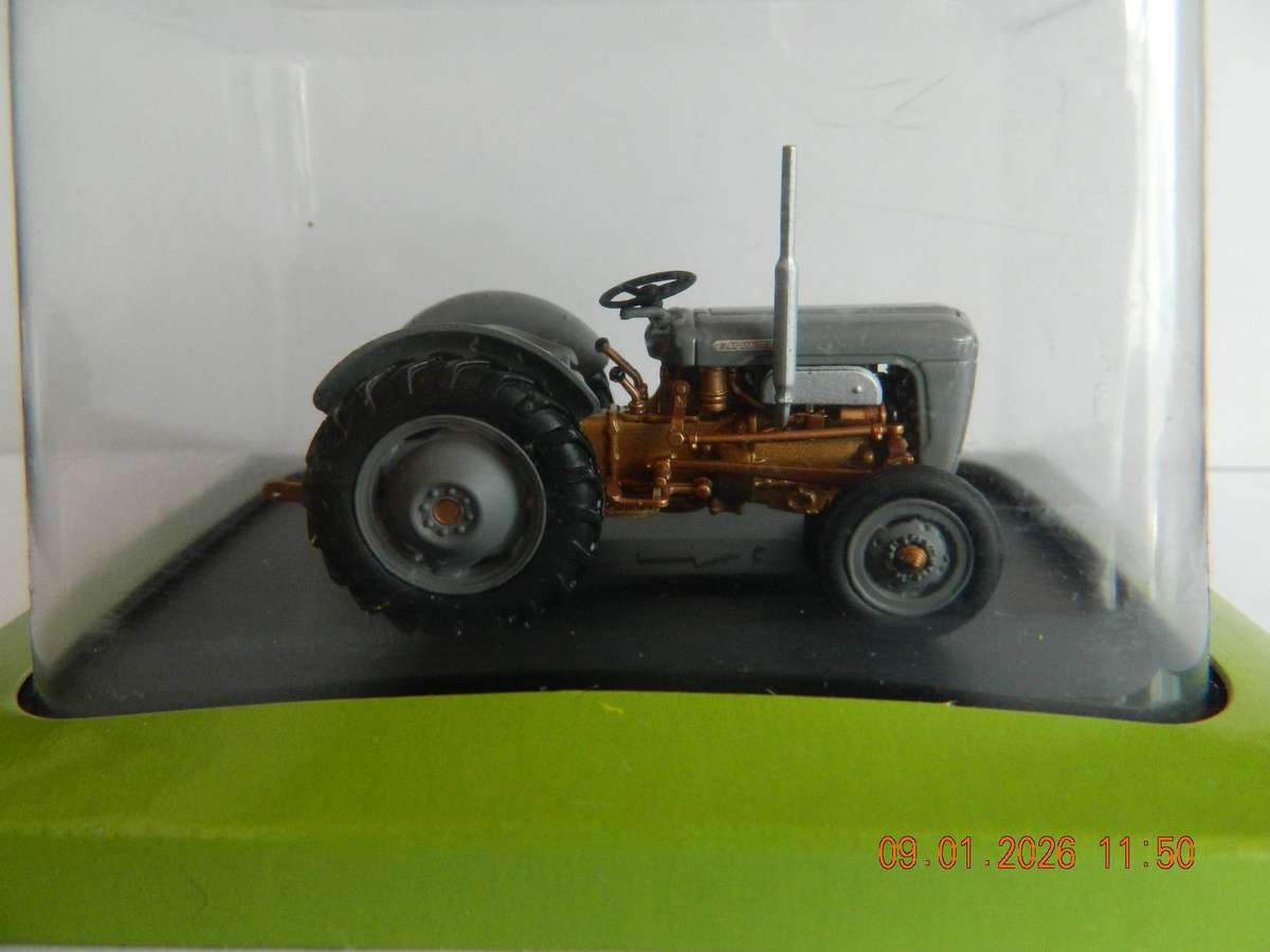 HATCHETTE PARTWORKS   -  29/107 UKK604103  -   MASSEY FERGUSON  FE 35    -  1956