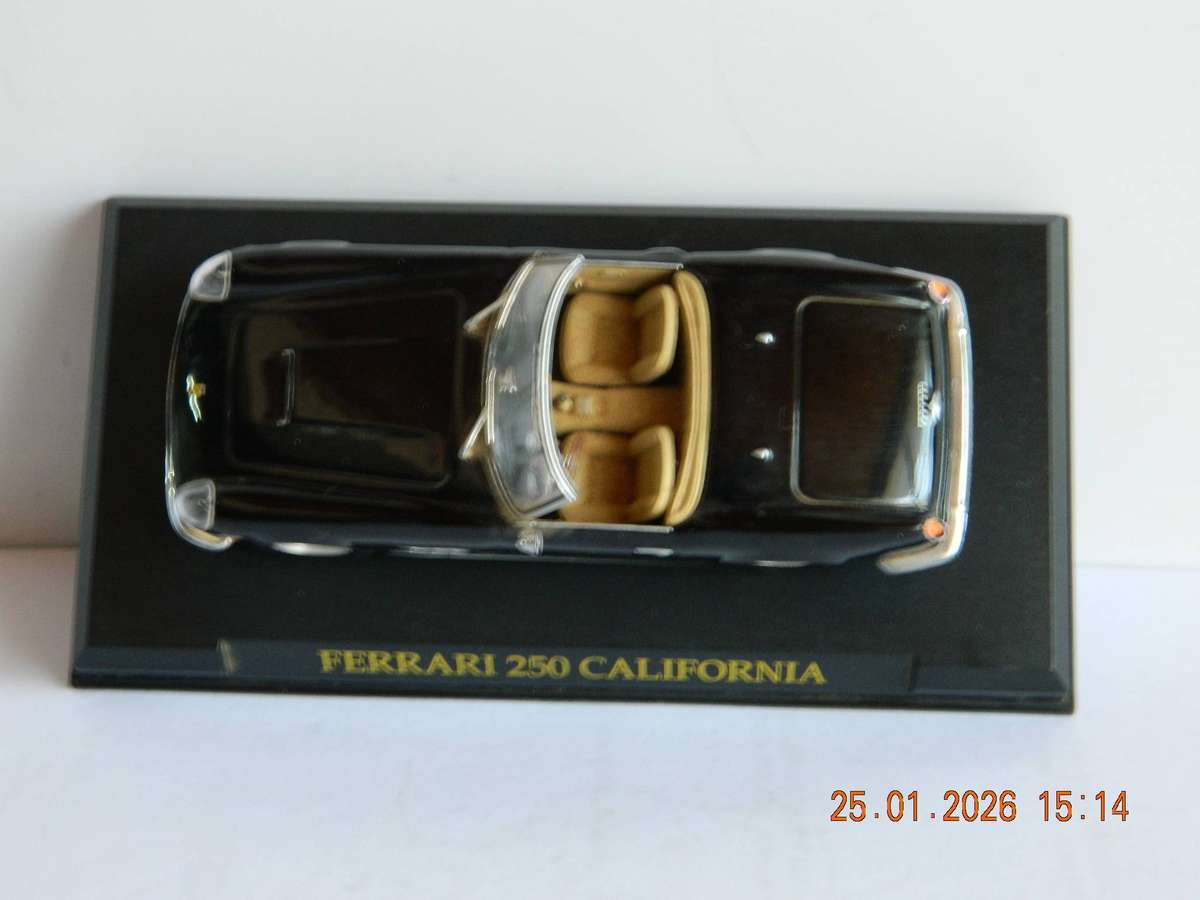 FERRARI OFFICIAL LICENSED PRODUCT  -  -  FERRARI    250  CALIFORNIA