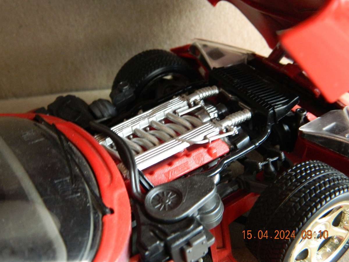 BBURAGO  -  DODGE VIPER GTS COUPE -    1/18 SCALE