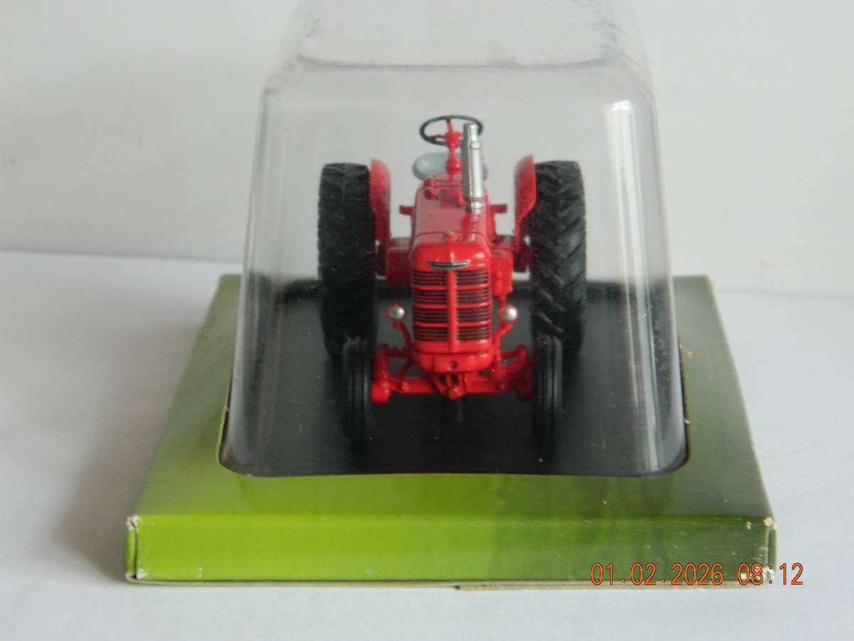 HATCHETTE PARTWORKS   -  29/118UKK604103  -  IH W6   -  1947  -  TRACTOR