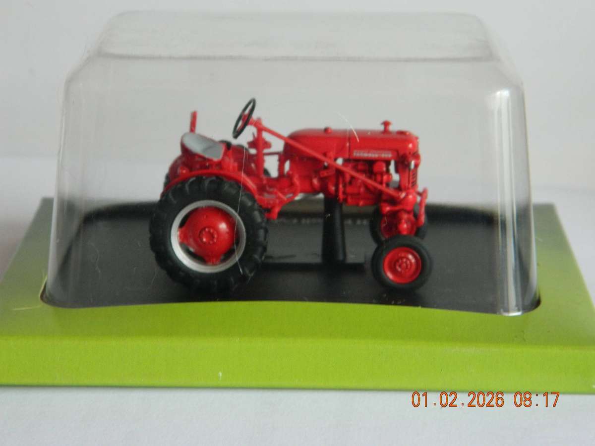HATCHETTE PARTWORKS   -  29/101UKK604103  -  IH  FARMALL  CUB  -  1956  -  TRACTOR