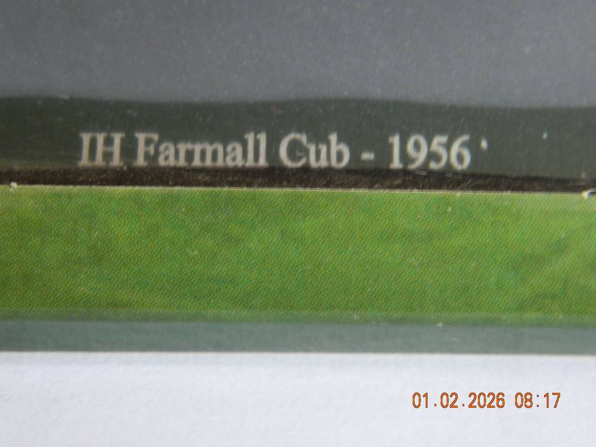 HATCHETTE PARTWORKS   -  29/101UKK604103  -  IH  FARMALL  CUB  -  1956  -  TRACTOR