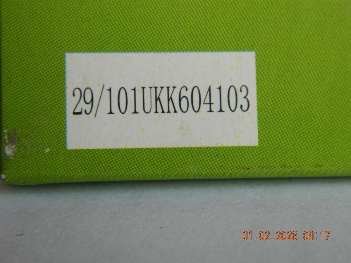 HATCHETTE PARTWORKS   -  29/101UKK604103  -  IH  FARMALL  CUB  -  1956  -  TRACTOR