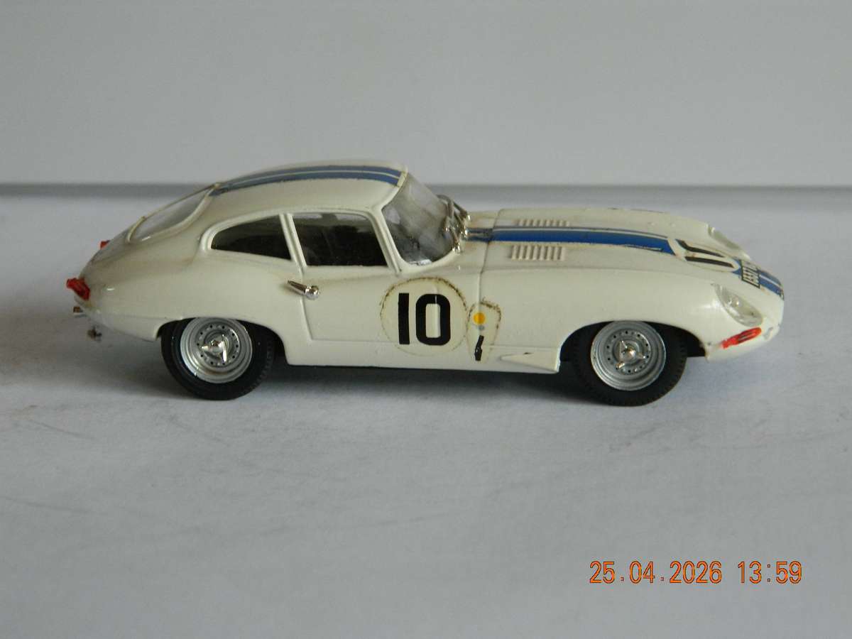 MODEL BOX  -  -   E- TYPE JAGUAR