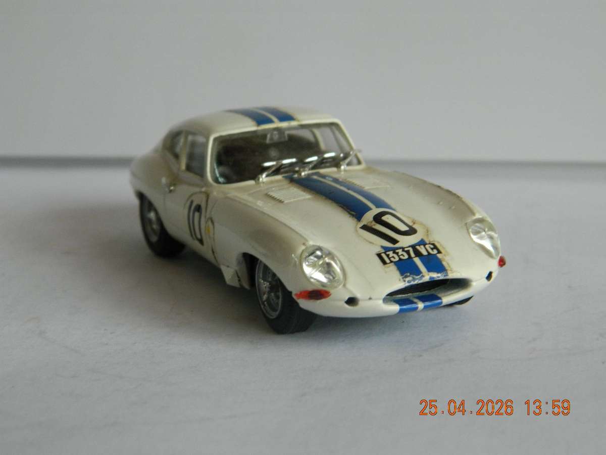 MODEL BOX  -  -   E- TYPE JAGUAR