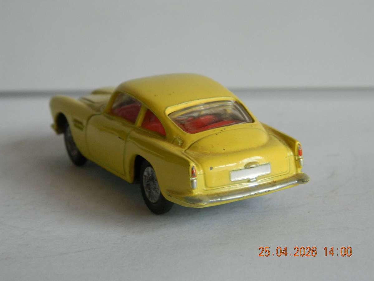 CORGI  TOYS  -    218   -  ASTON MARTIN D.B. 4
