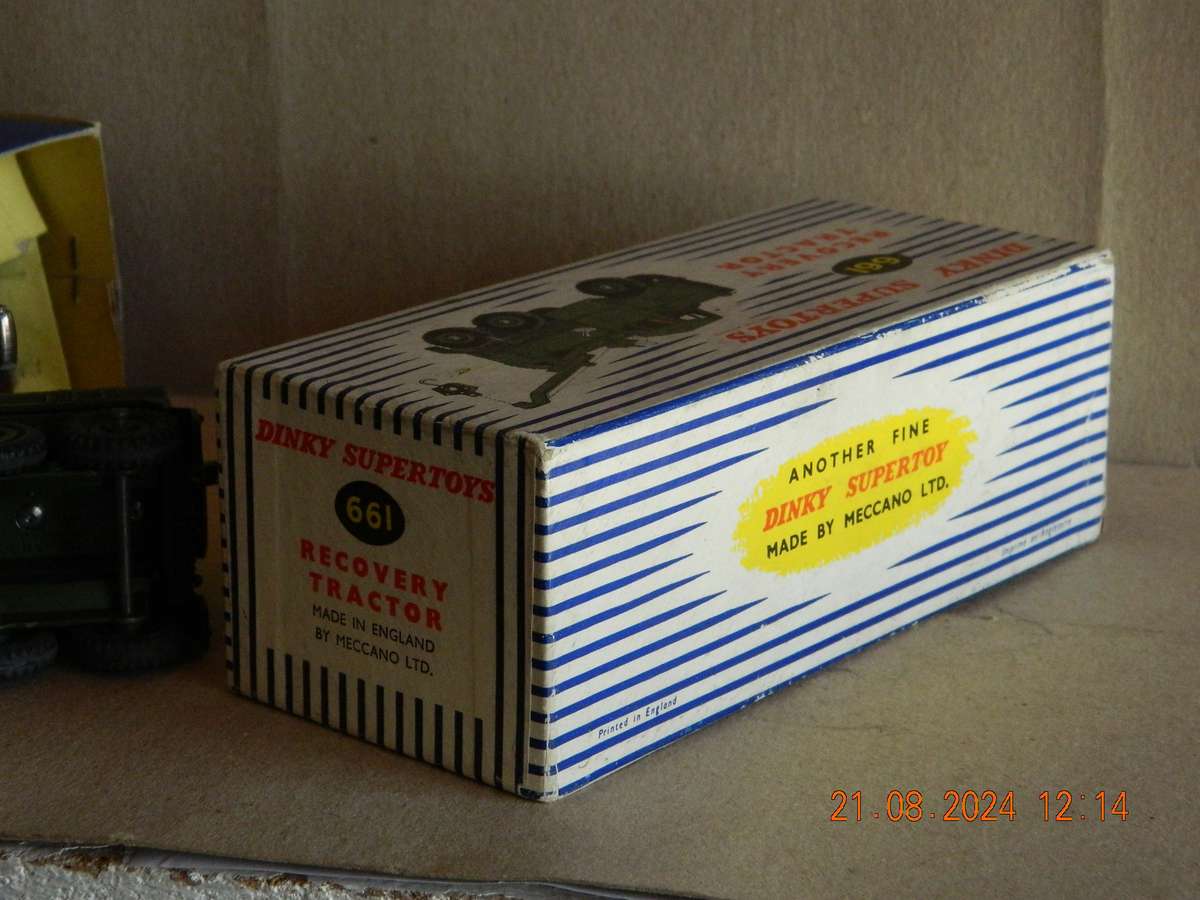 DINKY  SUPER TOYS  -  661  -   RECOVERY TRACTOR