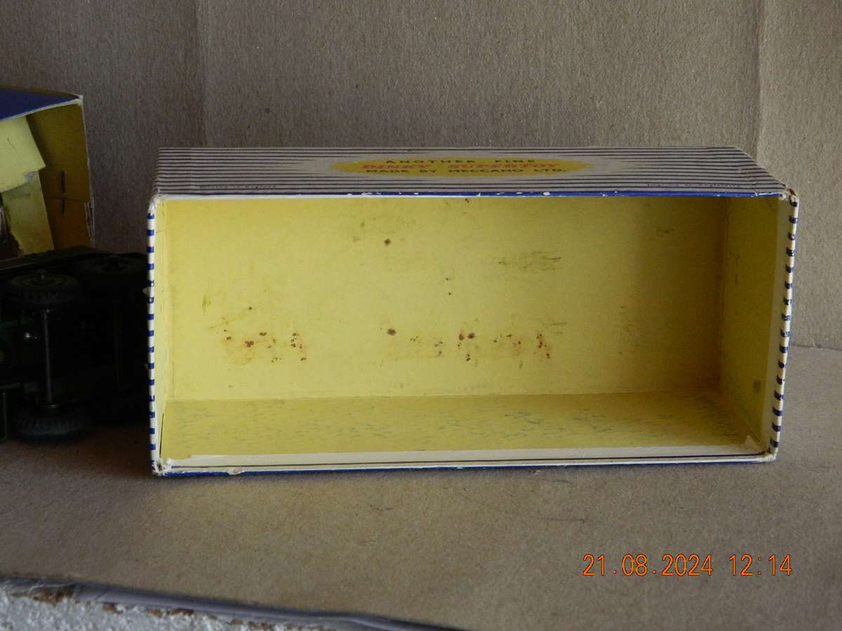 DINKY  SUPER TOYS  -  661  -   RECOVERY TRACTOR