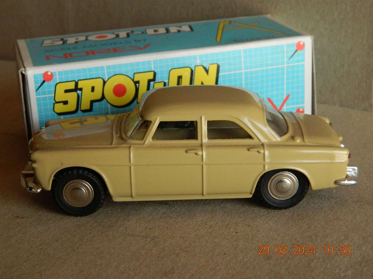 SPOT-ON  -   SON 157  -  ROVER 3 LITRE - BY NOREV