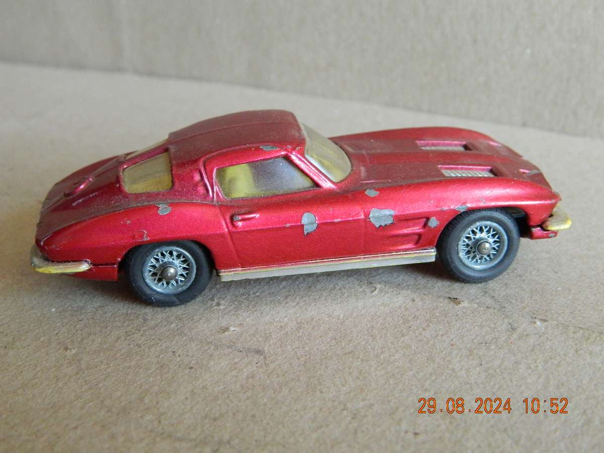 CORGI TOYS -  310 -  CHEVROLET CORVETTE STING RAY