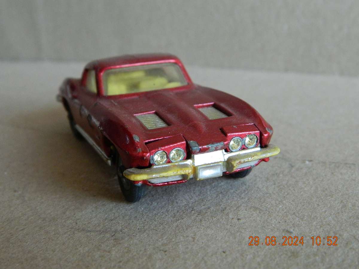CORGI TOYS -  310 -  CHEVROLET CORVETTE STING RAY