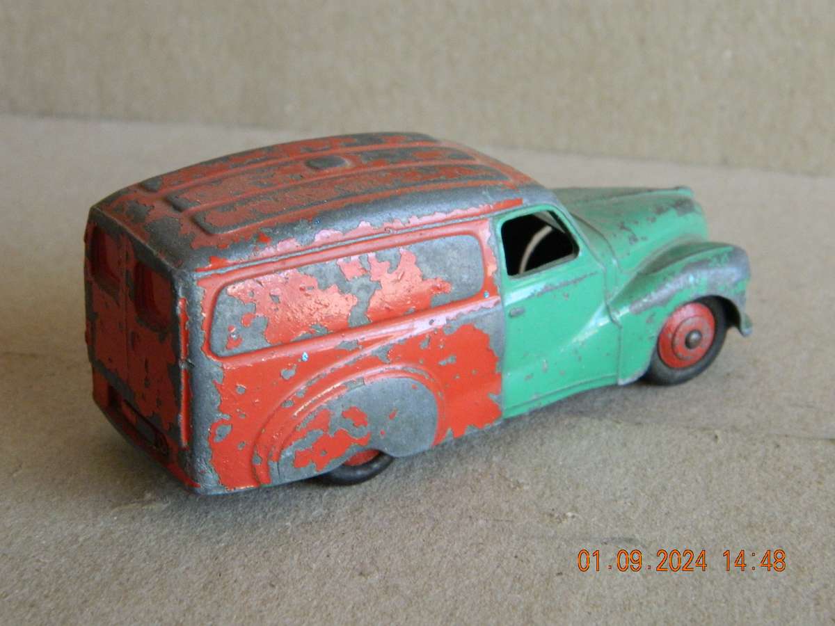 DINKY TOYS  -  470  -  AUSTIN A40 VAN - "SHELL-BP"